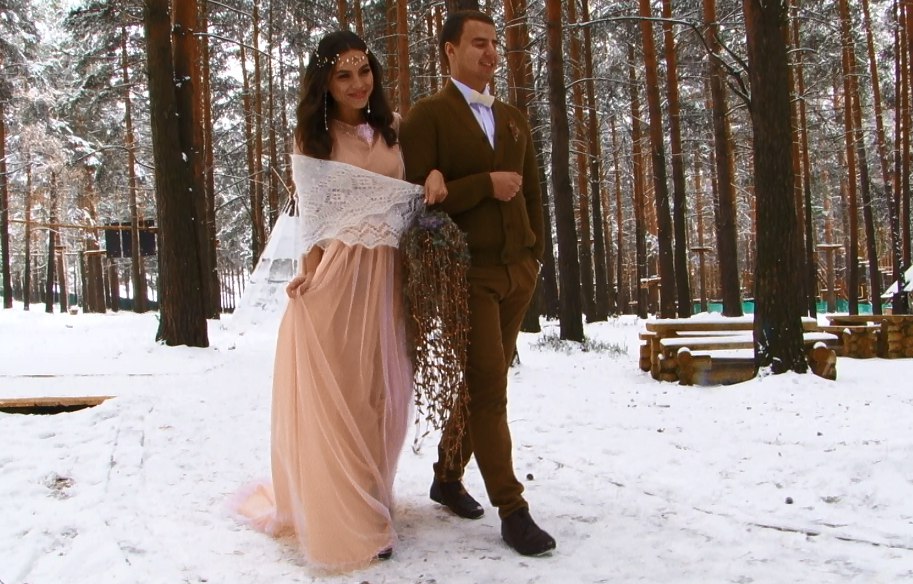 Свадьба в стиле "Рустик": необычное действо развернулось в первоуральском парке 
