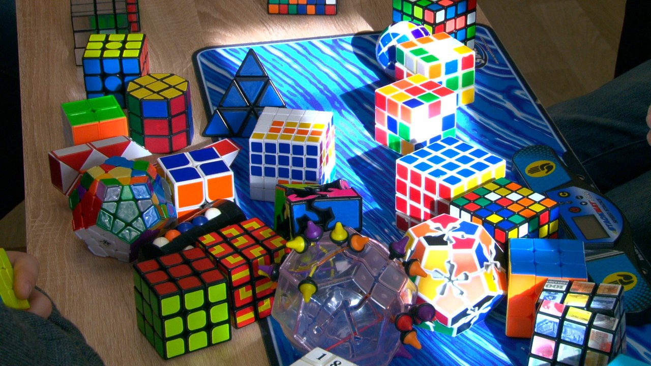 Спидкуберы отметят день кубика Рубика