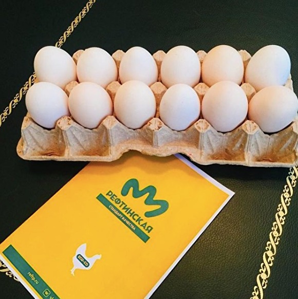 Куйвашеву подарили упаковку с 12 яйцами