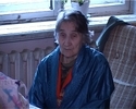 Первоуральская пенсионерка оказалась запертой в собственной квартире без света, газа и мебели. Видео