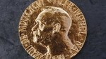 Букмекеры назвали Пелевина и Евтушенко претендентами на Нобелевскую премию