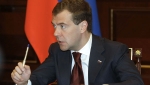 Медведев призвал СМИ не выдавать бессмысленные новости за главные