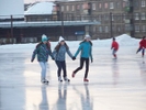 В Первоуральске на городском стадионе открылся сезон катания на коньках