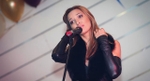 Анна Семенова уехала в Москву и стала певицей