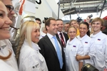 Дмитрию Медведеву показали инкубатор для металлургов нового поколения компании ЧТПЗ. Фото