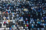 Мусульмане отмечают один из главных праздников ислама — Ураза-Байрам