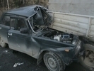 На пермской трассе "семерка" врезалась в припаркованную ГАЗель, погиб водитель легковушки. Фото