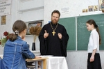 РПЦ выступает за появление в школах молитвенных комнат