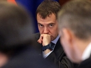 Медведев предложил увеличить штрафы автомобилистам до полумиллиона