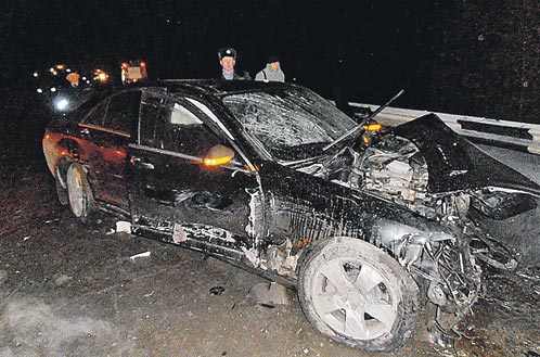 Свердловские власти подали в суд на водителя Мишарина, требуя компенсации за разбитый им «Mercedes» 