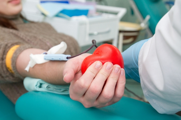 Российским донорам перестанут платить за сдачу крови
