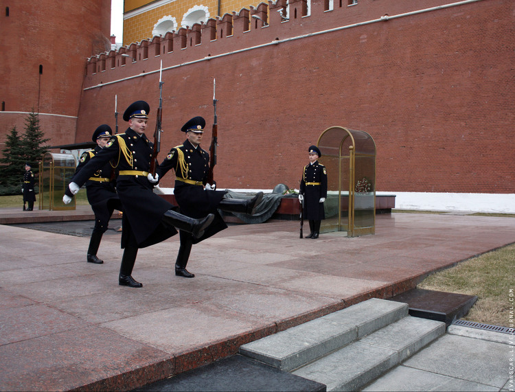 Приветы от родителей свердловских солдат по случаю Дня защитника Отечества были переданы в Кремлевский полк