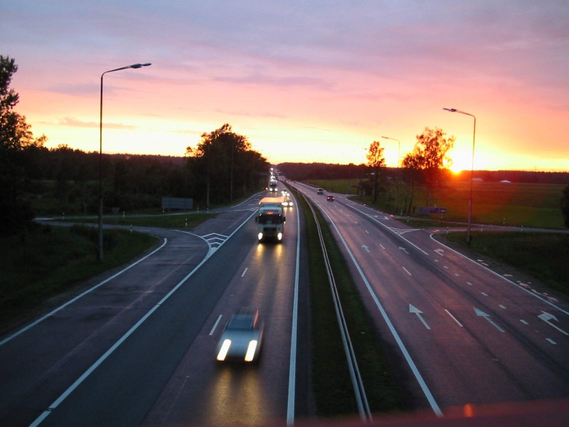 МВД может поднять скорость на автомагистралях до 130 км/час