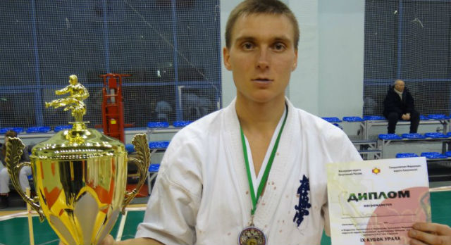 Иван Грищенко взял «серебро» на уральских соревнованиях по каратэ