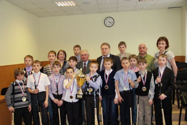 В администрации Первоуральска поздравили юных хоккеистов с победой в турнире на Кубок Патриарха. Видео
