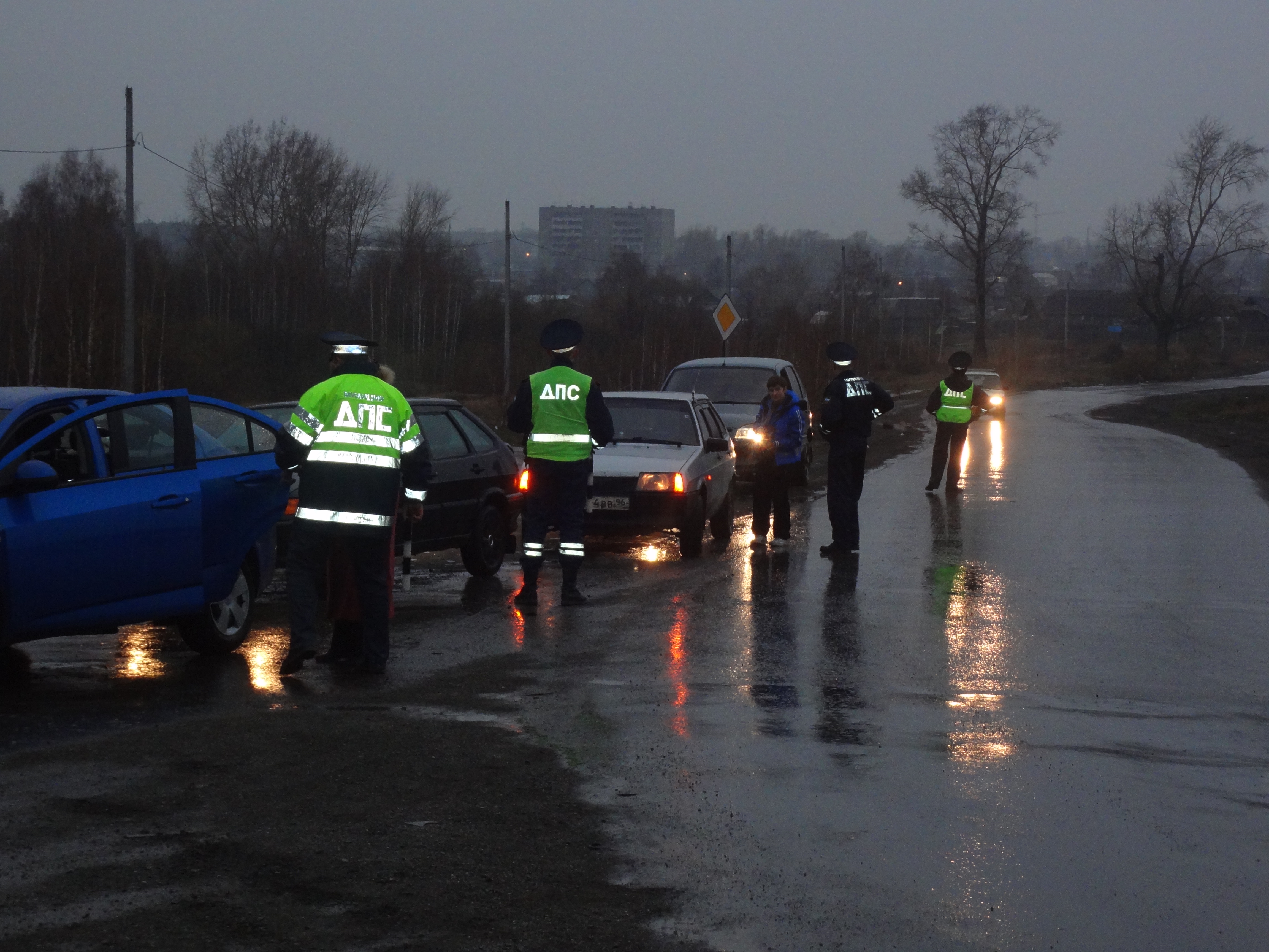 Сегодня утром сотрудники ГИБДД Первоуральска провели массовую проверку водителей