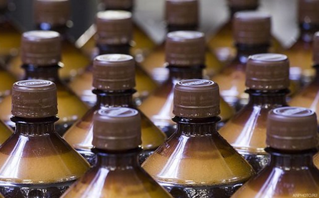 Депутаты предложили запретить алкоголь в пластиковых бутылках емкостью более 0,5 литра