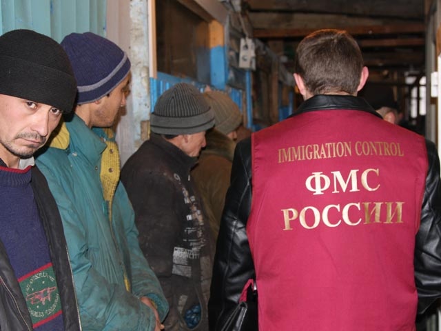 Свердловские правоохранители выдворили из России 15 мигрантов, нарушавших закон