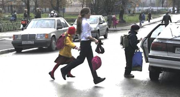 ГИБДД: дети нарушают правила дорожного движения из-за безответственности родителей. Видео