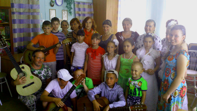 Духовно-просветительский центр «Покров» подарил воспитанникам детдома концерт. Видео