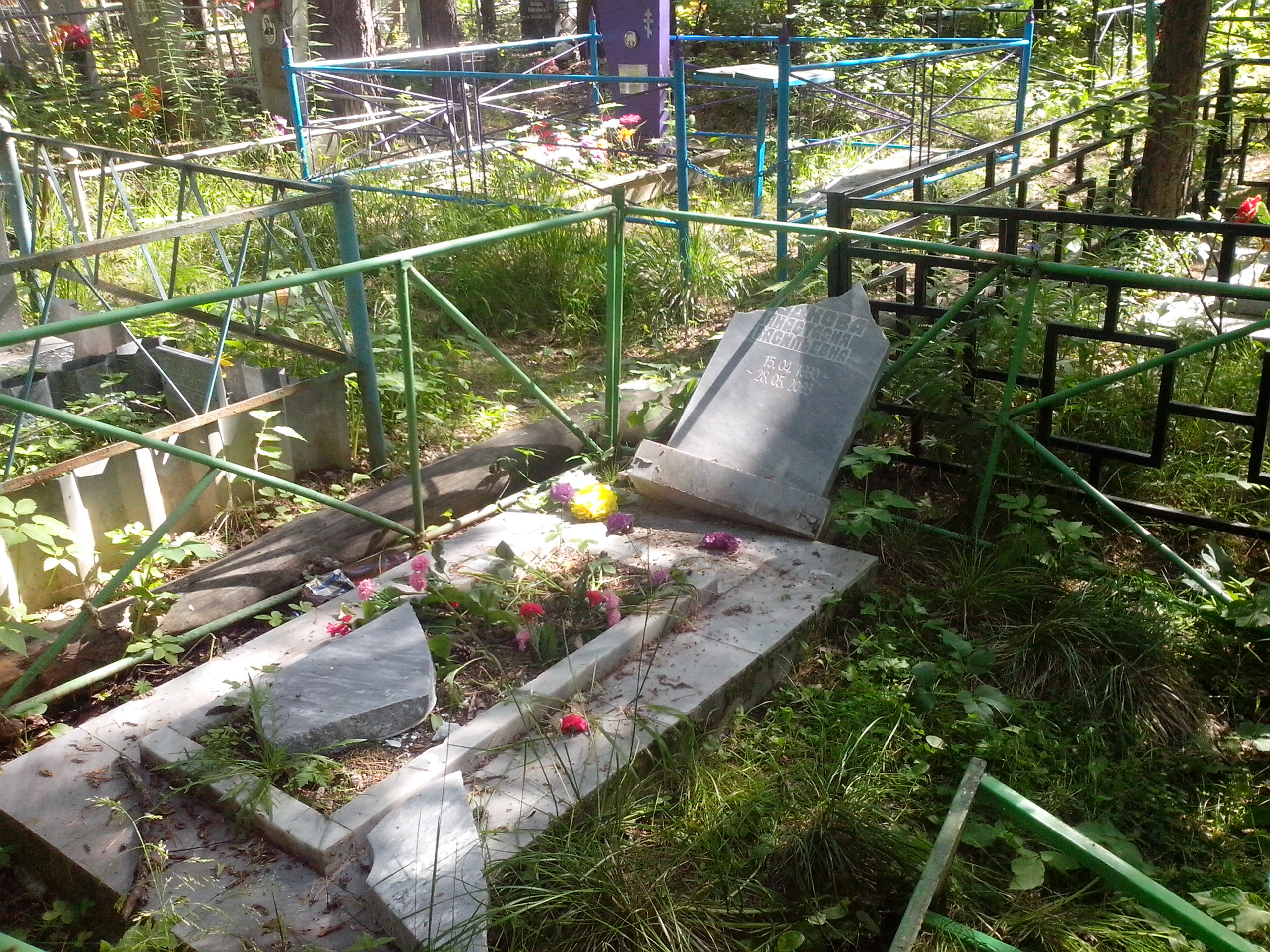 Талицкое кладбище пережило нападение вандалов. Видео