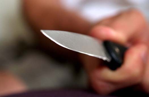 В Первоуральске экс-супруг разобрался со своим соперником при помощи ножа