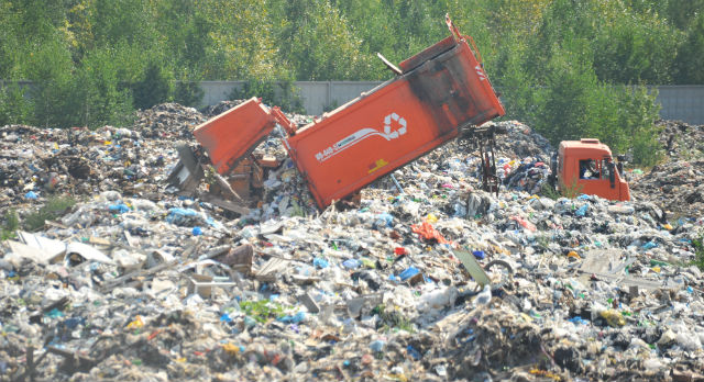 Проблема вывоза мусора в Первоуральске напрямую связана с ситуацией на заводе ТБО. Видео