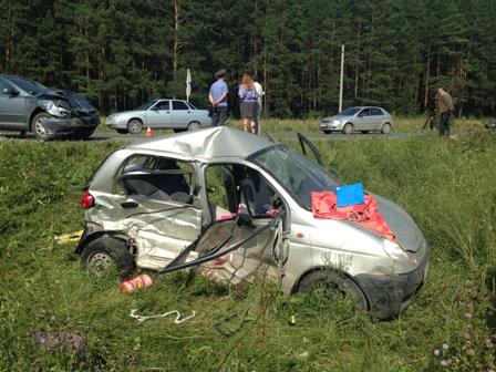 ГИБДД Первоуральска разыскивает очевидцев дорожной аварии, в которой погибла 17-летняя девушка