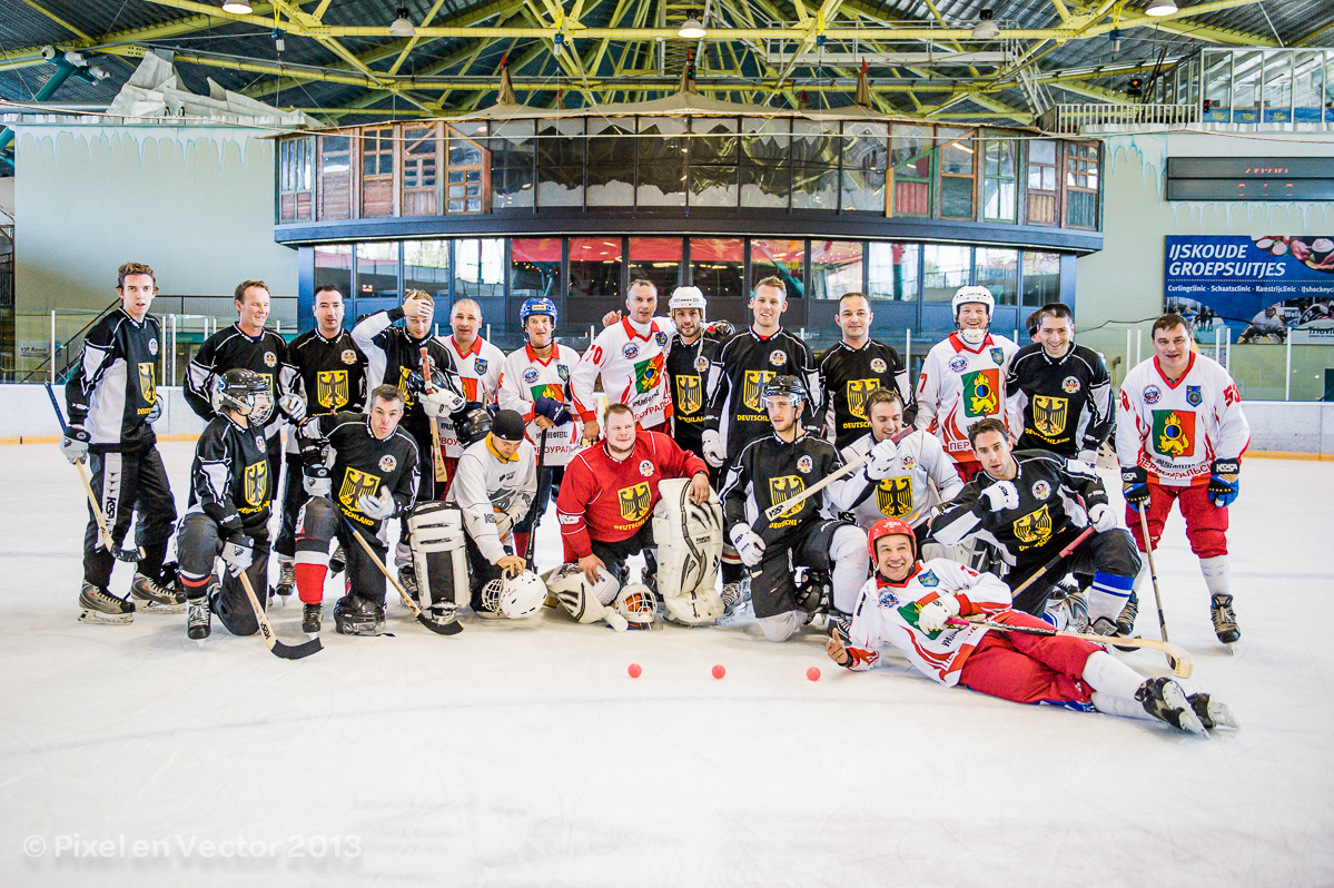 Команда ветеранов "Первоуральск" заняла 1 место в турнире по мини-хоккею с мячом в Голландии