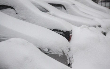 Хаос на дорогах  - в Первоуральске сильный снегопад. Видео