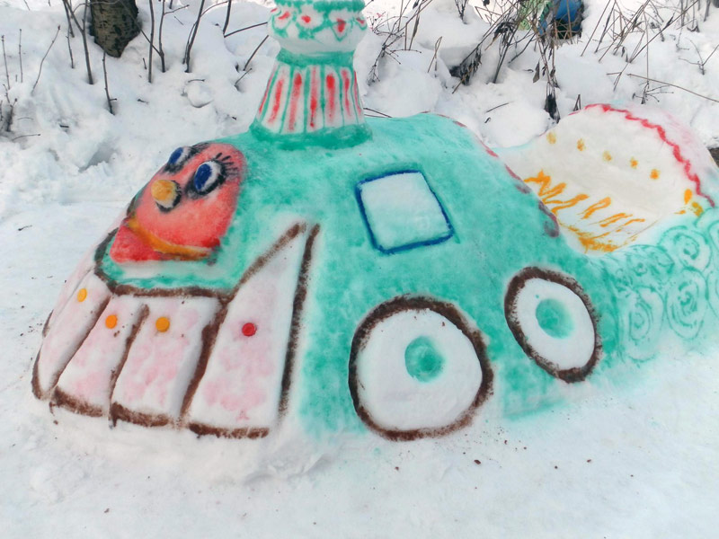 Аллея снежных фигур появилась на улице Ватутина. Видео