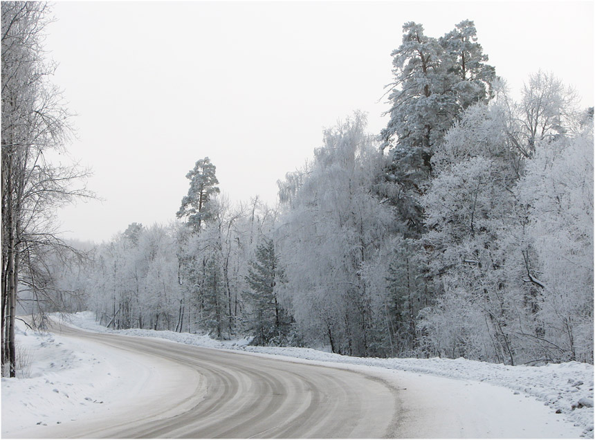 Хоть и холодно, а ехать нужно. Как работает автостанция Первоуральска в сильные морозы. Видео