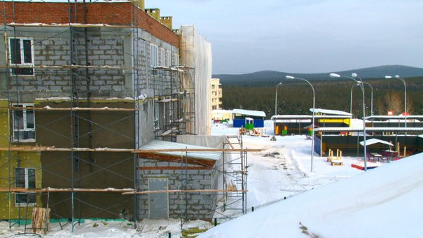 На ситуацию с невыплатой зарплаты строителям детсада в Первоуральске обратила внимание прокуратура. Видео