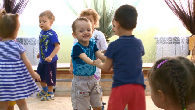 В садике «Филиппок» уже 100 воспитанников!  Еще 100 малышей ждут весной и летом. Видео