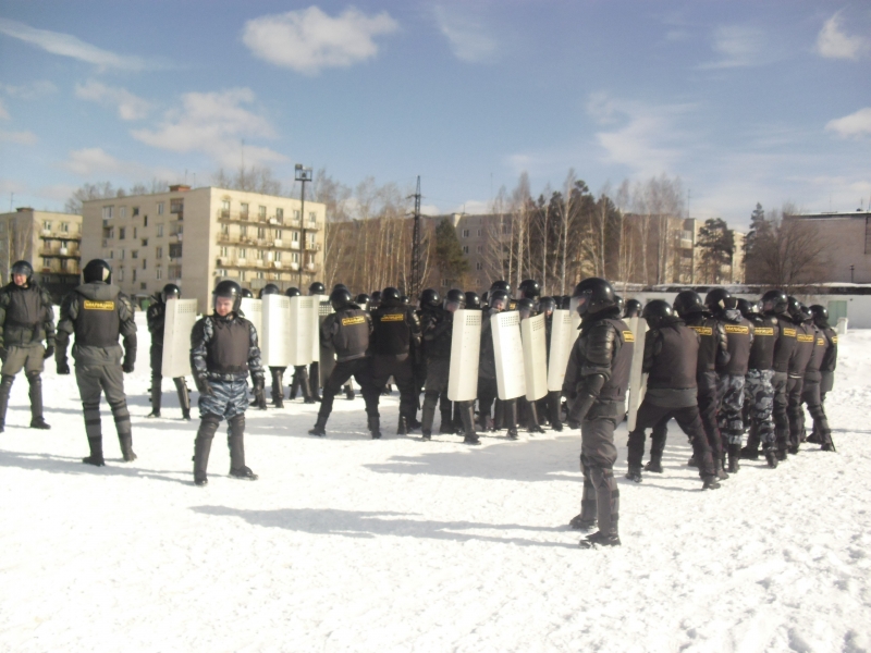 В ОВД Первоуральска проведены командно-штабные учения по действиям сотрудников полиции в экстремальных условиях. Фото