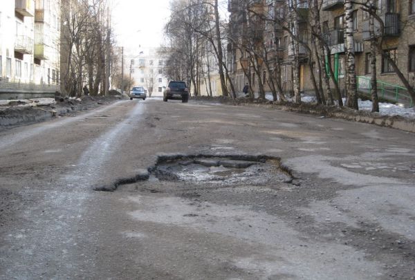 В Первоуральске ГИБДД и общественный Совет при ОМВД объединили усилия при проверке улично-дорожной сети