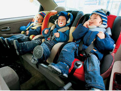 Рейд «Родители-водители». Сотрудники ГИБДД ловят нарушителей, которые перевозят малышей без автокресел. Видео