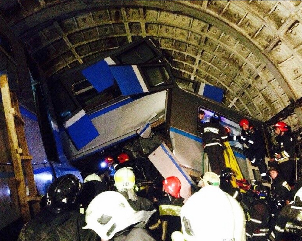 При аварии в московском метро погибли 20 человек