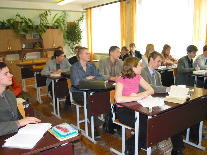 Свердловские единороссы предложили вернуть в школы уроки по политинформации
