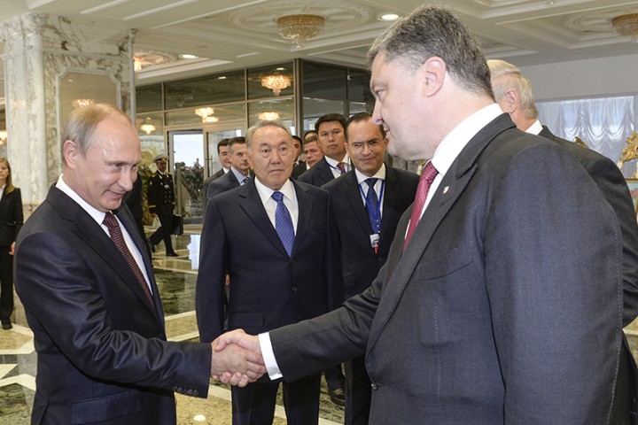 Путин договорился с Порошенко о мирном разрешении конфликта на Украине