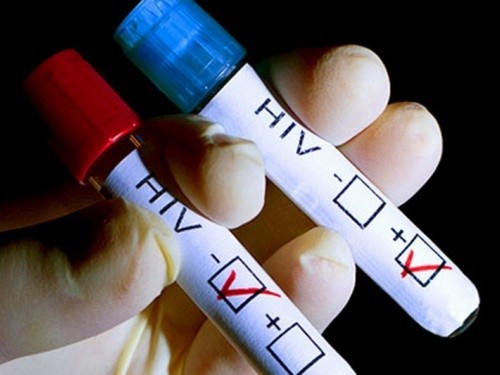 Суд отказал ВИЧ-инфицированным в праве усыновлять детей