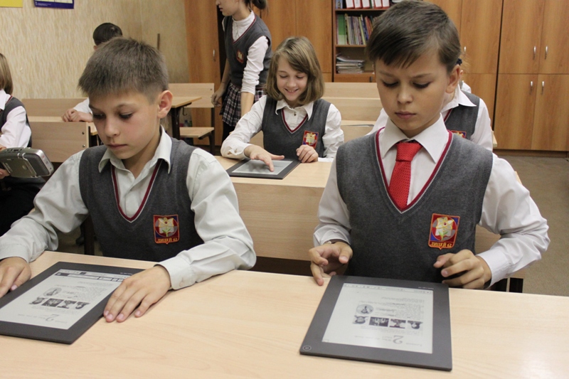 Microsoft выпустит планшет для российских школьников специально под электронные учебники