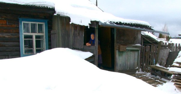 Пенсионерка из Кузино живет в бараке, где ее единственные соседи - крысы