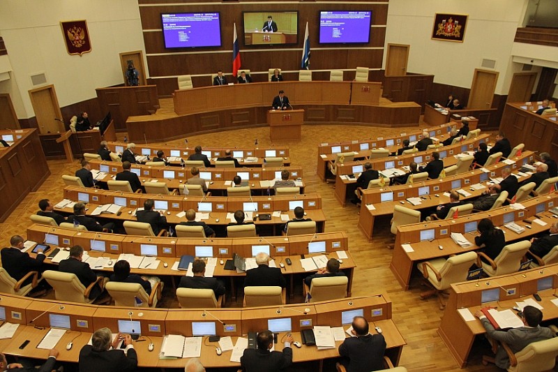 Свердловские депутаты потратят на пиар более трех миллионов рублей