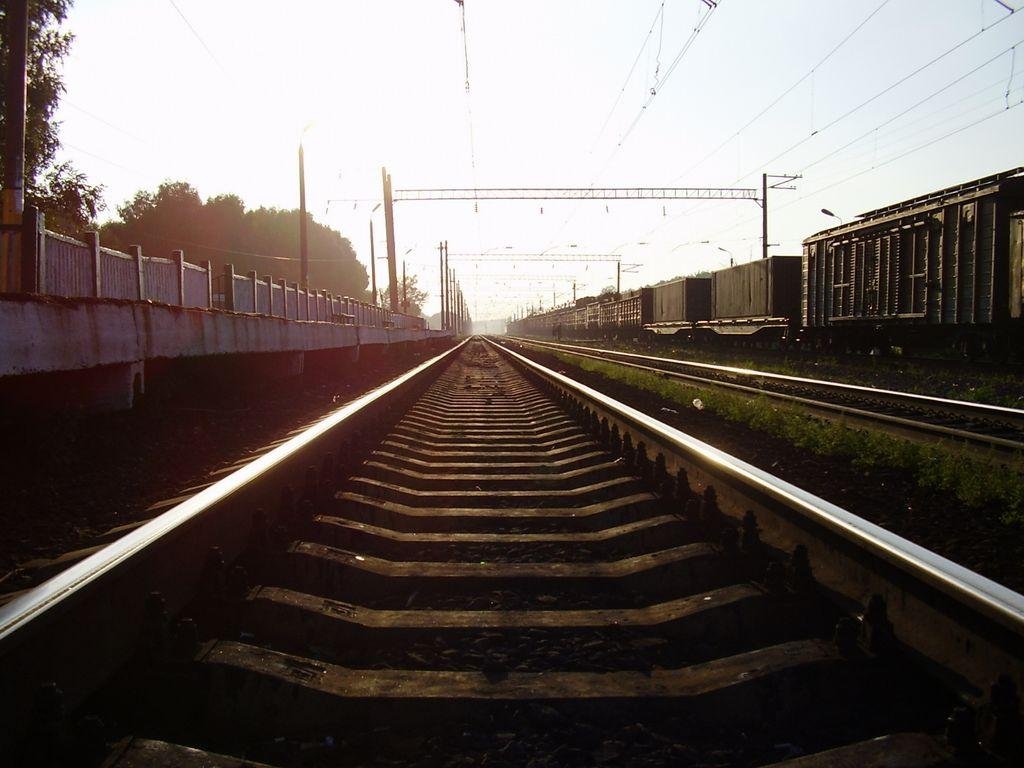 "Бросилась под поезд": в Первоуральске локомотив сбил 12-летнюю школьницу