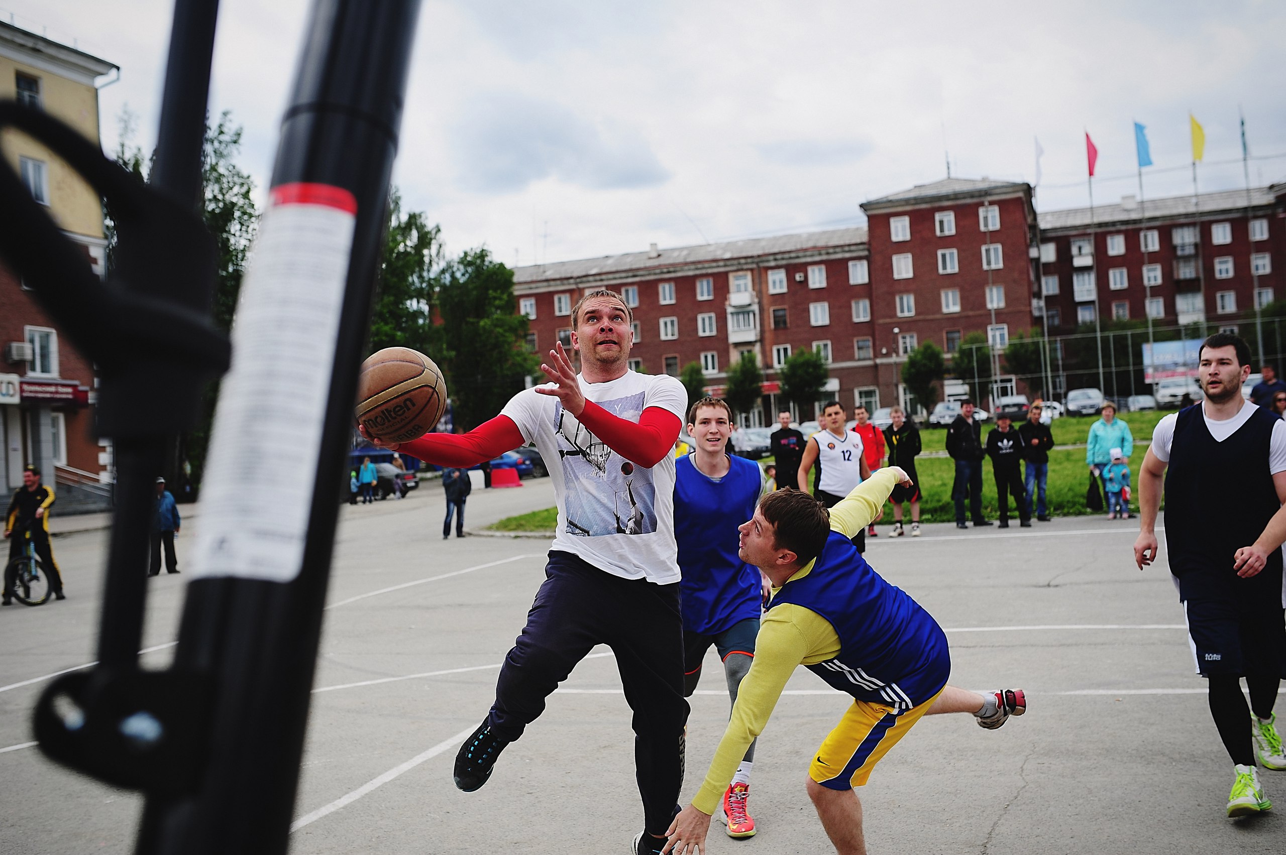 Первоуральцы приняли участие в турнире по уличному баскетболу в Ревде