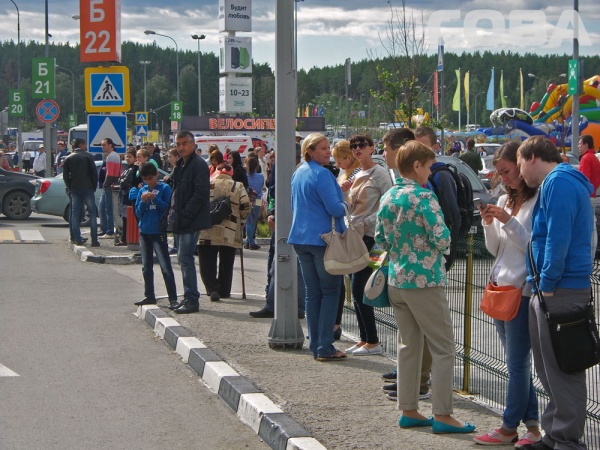 Тысячи людей эвакуировали из ТЦ на въезде в Екатеринбург