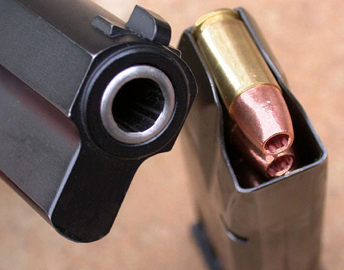 Первоуралец переделал сигнальный пистолет под огнестрельное оружие: возбуждено уголовное дело