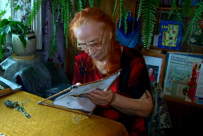 80-летняя жительница Первоуральска увлечена вышивкой и даже приняла участие в конкурсе