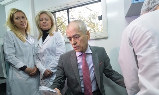 Геннадий Онищенко и глава Роспотребнадзора публично сдали тест на ВИЧ